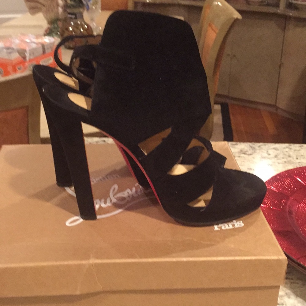 CHRISTIAN LOUBOUTON BLACK SANDALS. WORE TWICE